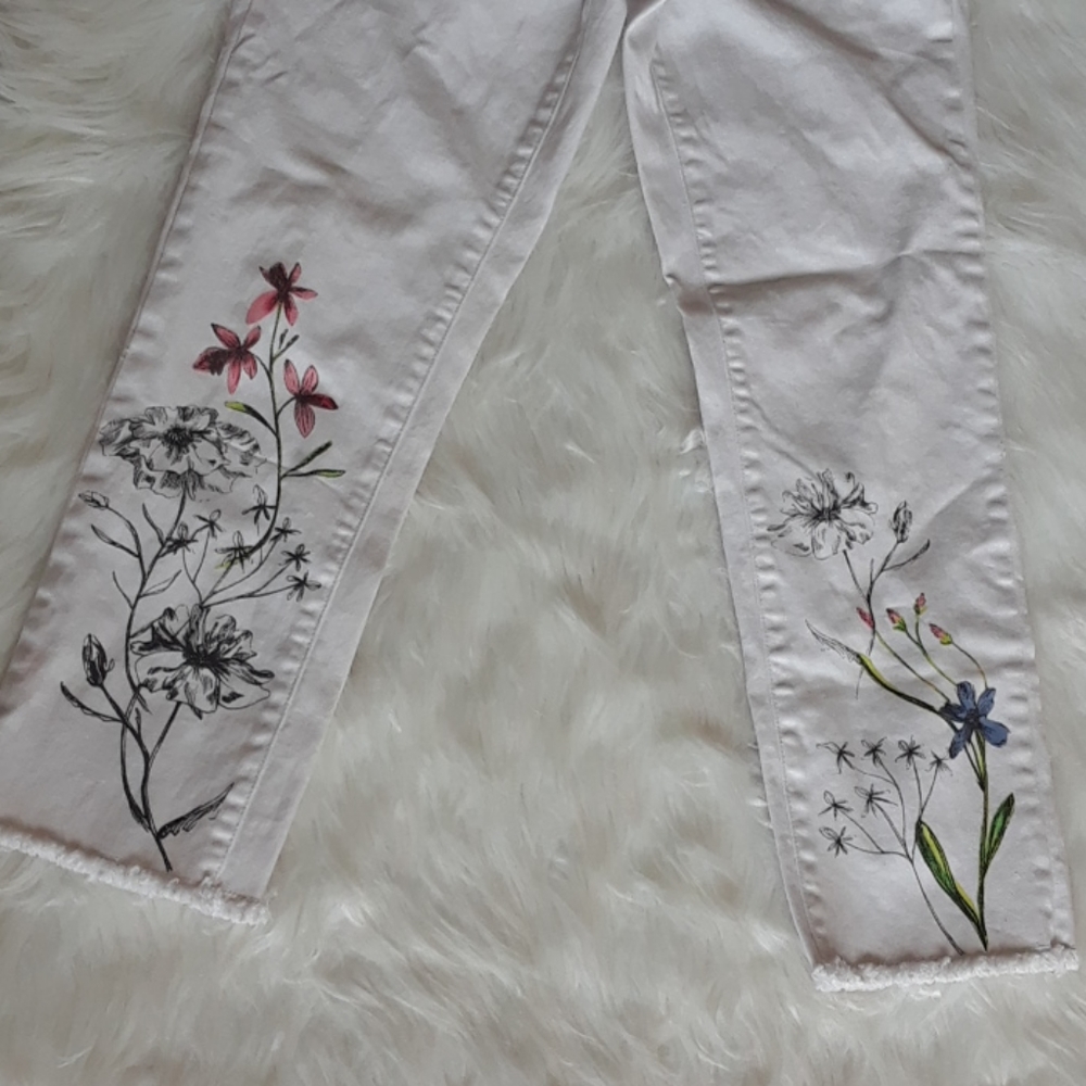 TAKE 1/2 OFF Nanette Lepore Floral Straight Jeans - Picture 7 of 14